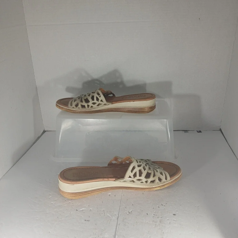 Bella Vita Laser Cut Wedge Sandals 8.5N Cream Italian Leather Boho Chic